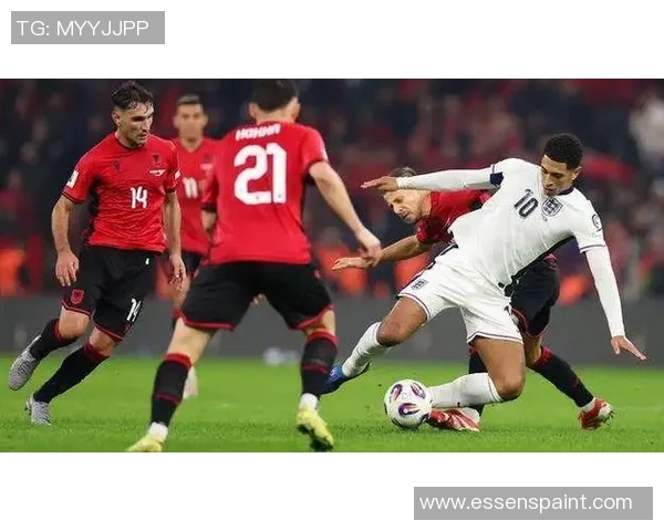 足球球星激烈对抗爆发冲突引发全场混乱球迷直呼过瘾